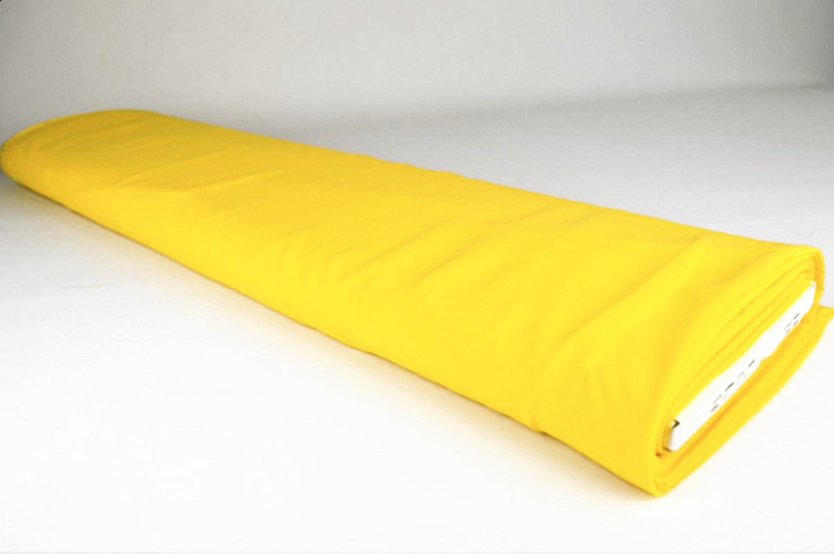 GUL CHIFFONG – LÄTT, TRANSPARENT & MED VACKERT FALL