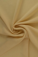 BEIGE CHIFFONG – LÄTT, TRANSPARENT & MED VACKERT FALL