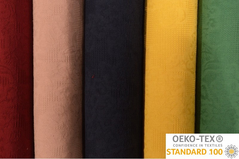 VIT BOMULLS JACQUARD – VÅFFELSTRUKTUR MED BLOMMOTIV