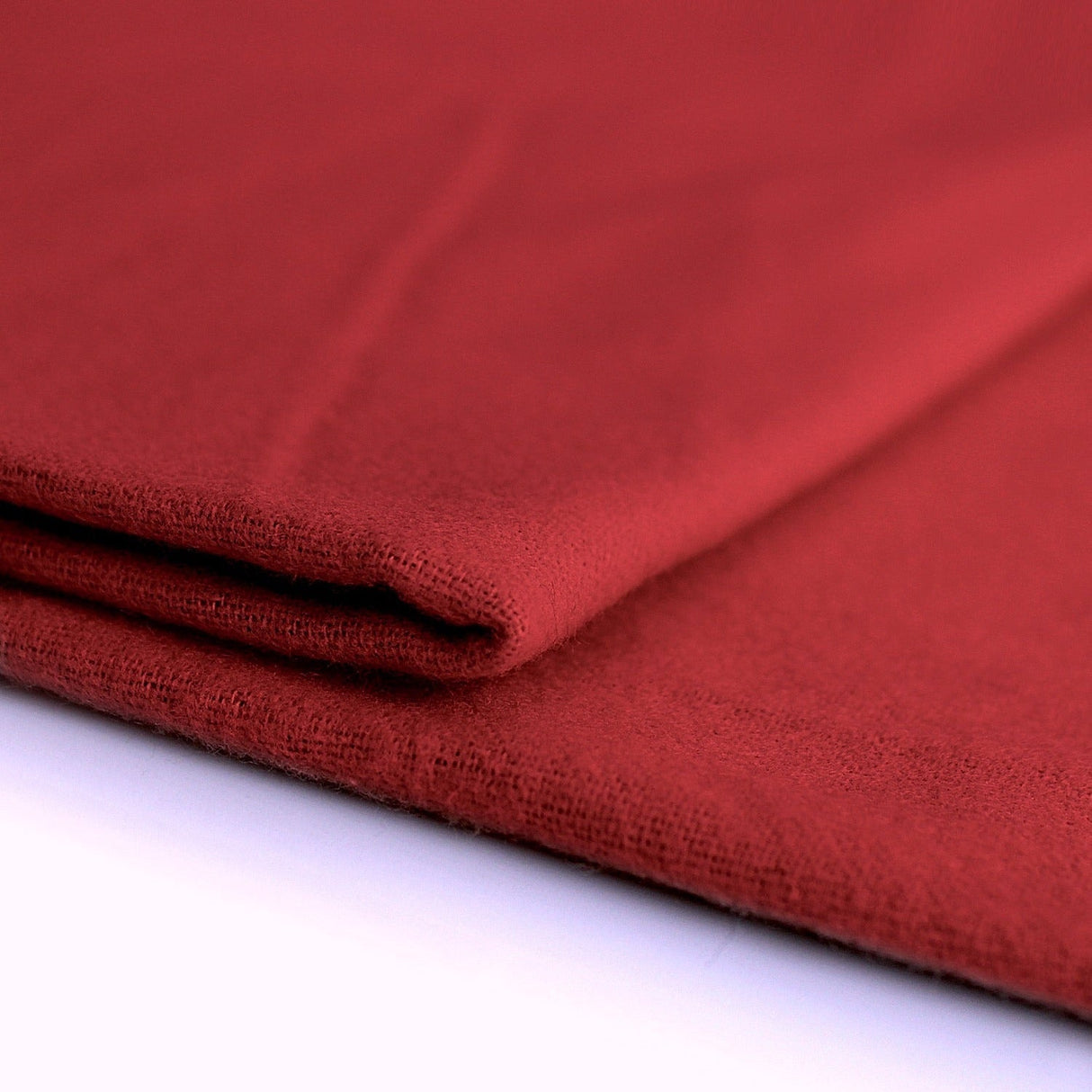 RØD BRANDHÆMMENDE DEKO MOLTON – 300 CM, LET & MAT