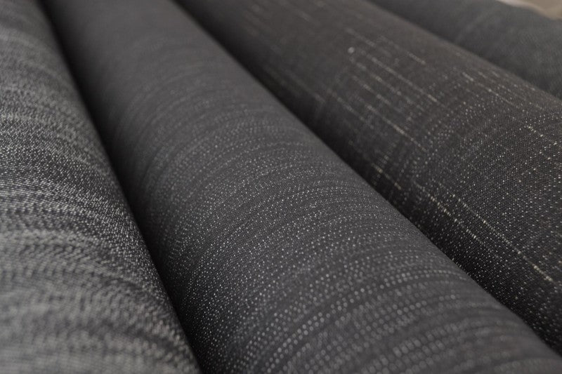 MÖRK ANTRACIT OTVÄTTAT DENIM MED STRETCH – 300 G/M²