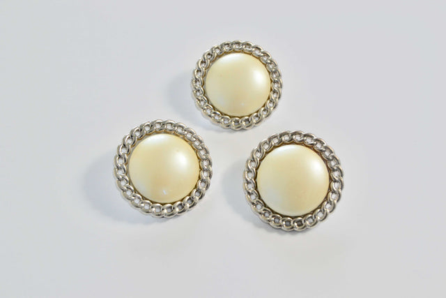 G&M Knapper ØJEKNAP HVID PERLER 23 MM