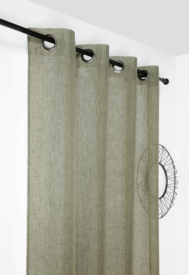 Let voile med flammegarn og frostet look — olivengrøn, syet som færdigt gardin