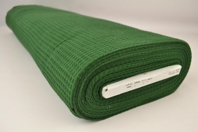 MÖRK GRÖN VÅFFEL PIQUÉ – ABSORBERANDE & SNABBTORKANDE