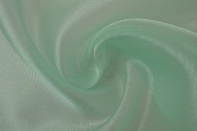 MINTGRÖN ORGANZA – TRANSPARENT & GLÄNSANDE