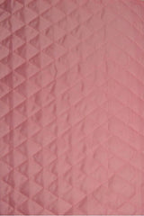 Garn & Metervarer WT Quiltet Lining LYSERØD FASTVÆVET QUILT FOER/YDERSTOF 2-LAG