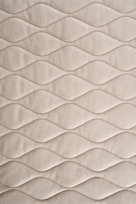 VARM SANDBEIGE MAGIC VELVET 3D – QUILTAD VELOUR MED BLADMÖNSTER