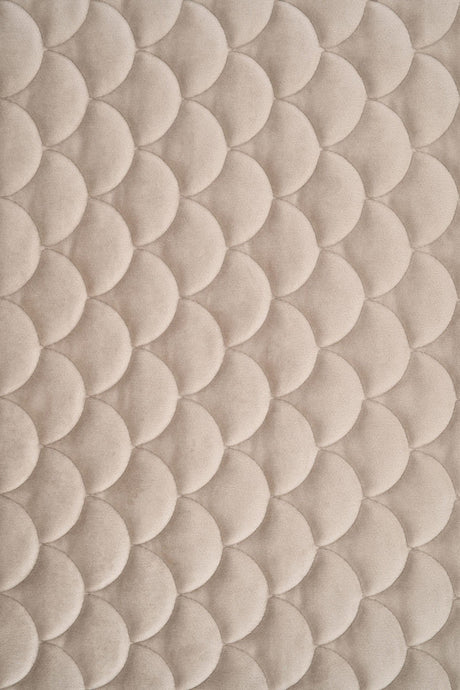 VARM SANDBEIGE MAGIC VELVET 3D – QUILTAD VELOUR MED FJÄLLMÖNSTER