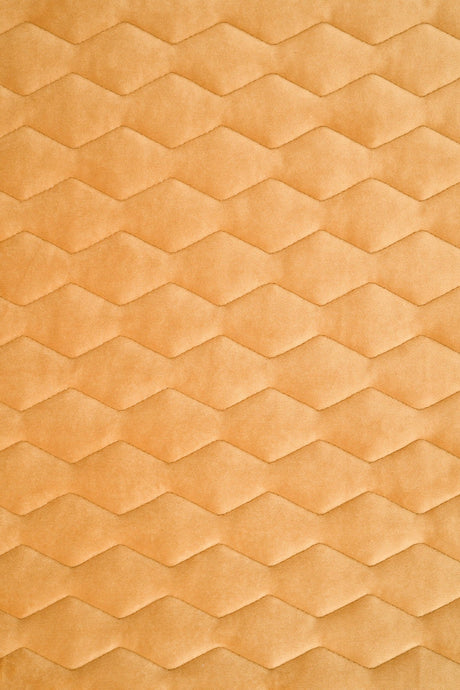 VARM HONUNGSGUL MAGIC VELVET 3D – QUILTAD VELOUR MED SICKSACKMÖNSTER