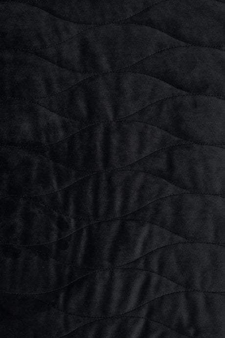 MATT NATTSVART MAGIC VELVET 3D – KVILTAD VELOUR MED VÅGMÖNSTER