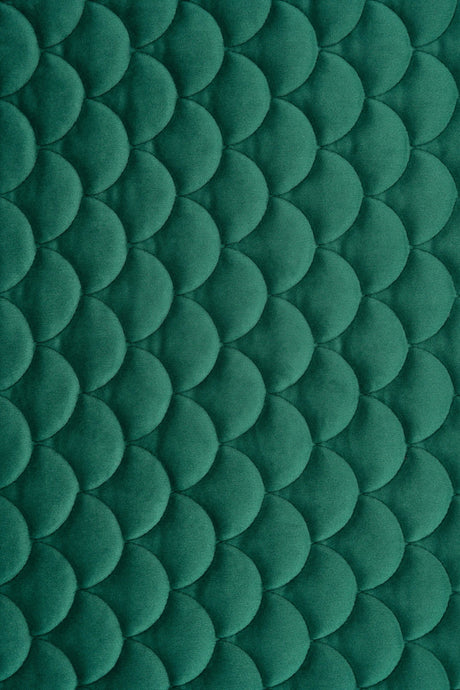 MÖRK SMARAGDGRÖN MAGIC VELVET 3D – QUILTAD VELOUR MED FJÄLLMÖNSTER