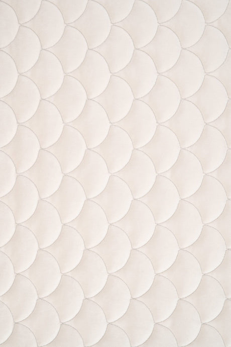 VARM ELFENBENSVIT MAGIC VELVET 3D – QUILTAD VELOUR MED FJÄLLMÖNSTER
