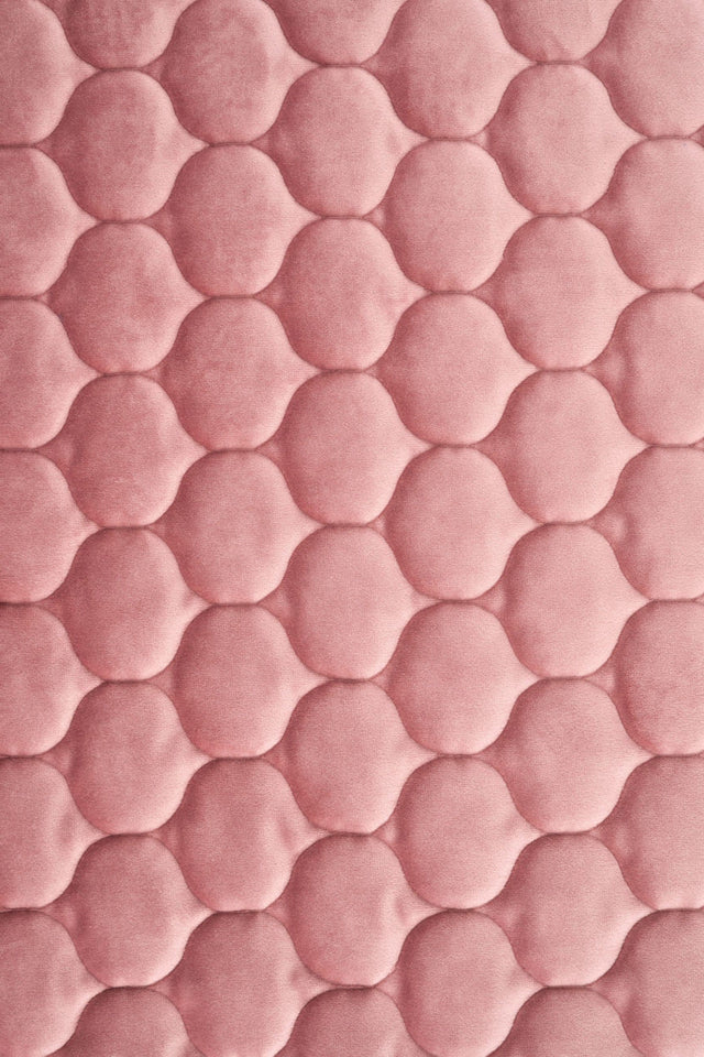 STØVET GAMMELROSA MAGIC VELVET 3D – QUILTET VELOUR MED DRÅBEMØNSTER