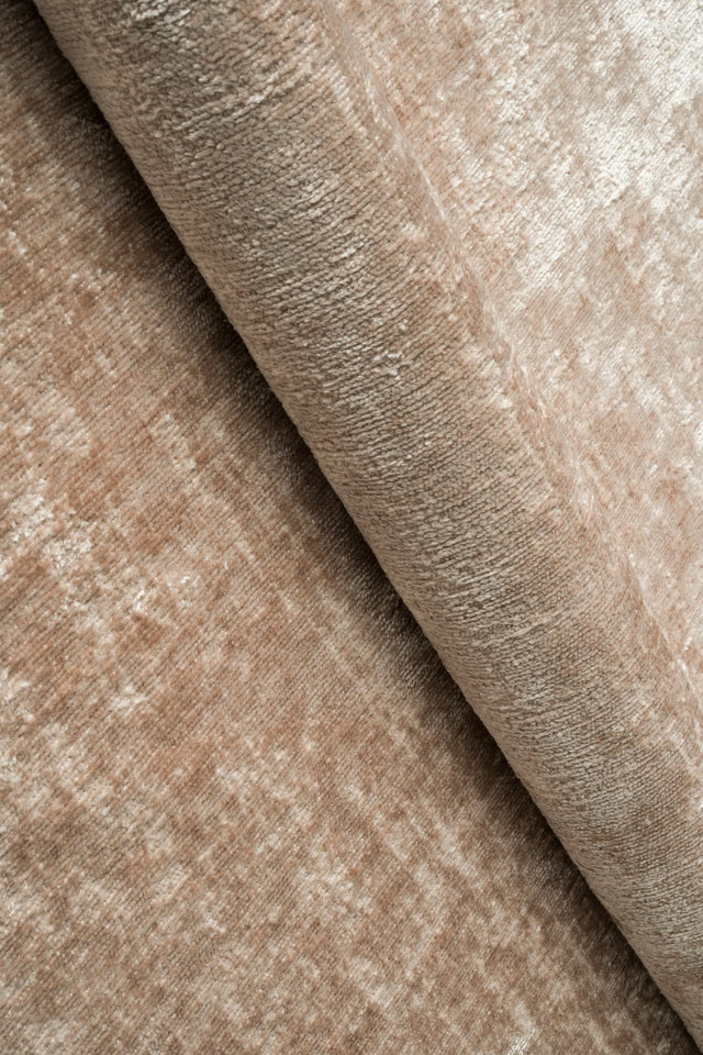 VARM TAUPEBEIGE MIU CHENILLE MØBELSTOF – SLIDSTÆRK & PETPROOF