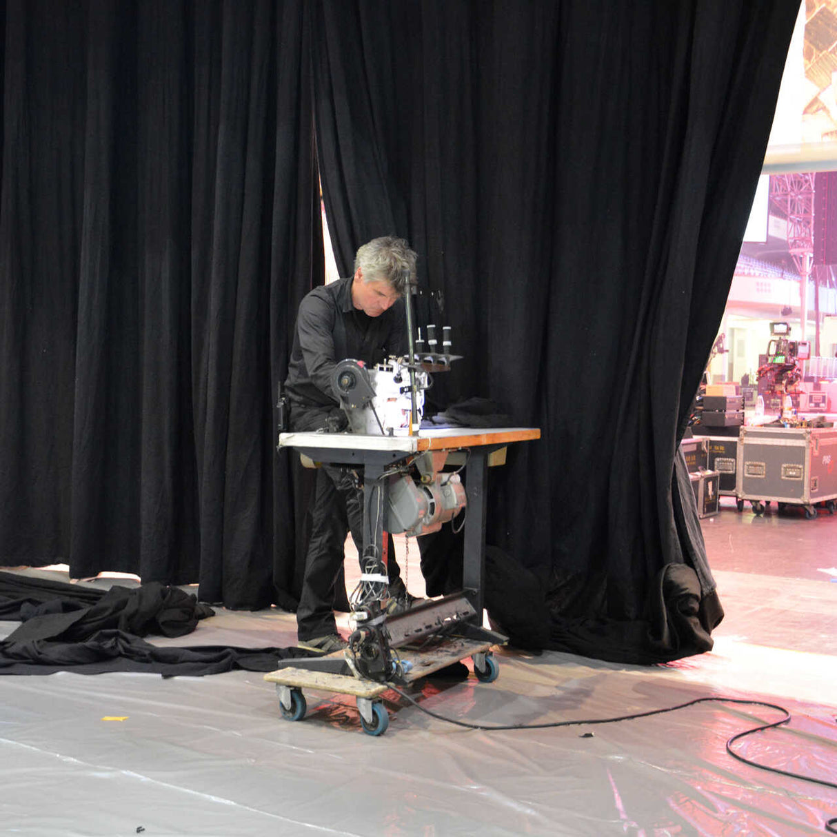 GREEN SCREEN BRANDHÆMMENDE SCENE MOLTON – 300 CM, 300 g/m² & MAT, LYS-/LYDABSORBERENDE