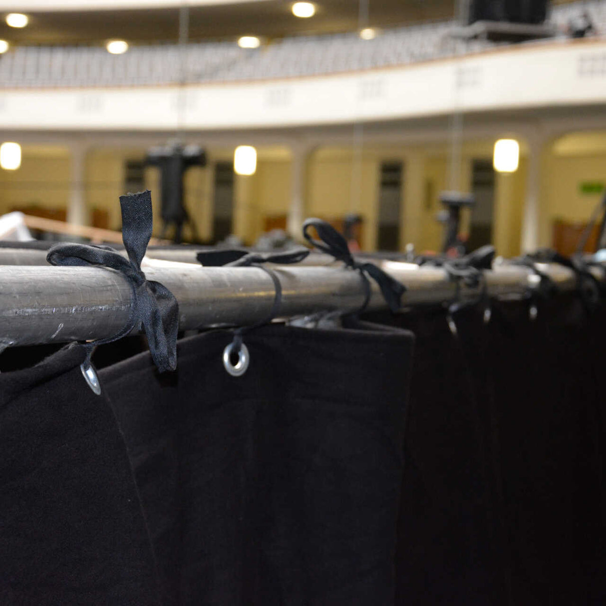 GREEN SCREEN-GRÖN BRANDFÖRHINDRANDE SCENE MOLTON – 300 CM, LJUS- & LJUDDÄMPANDE