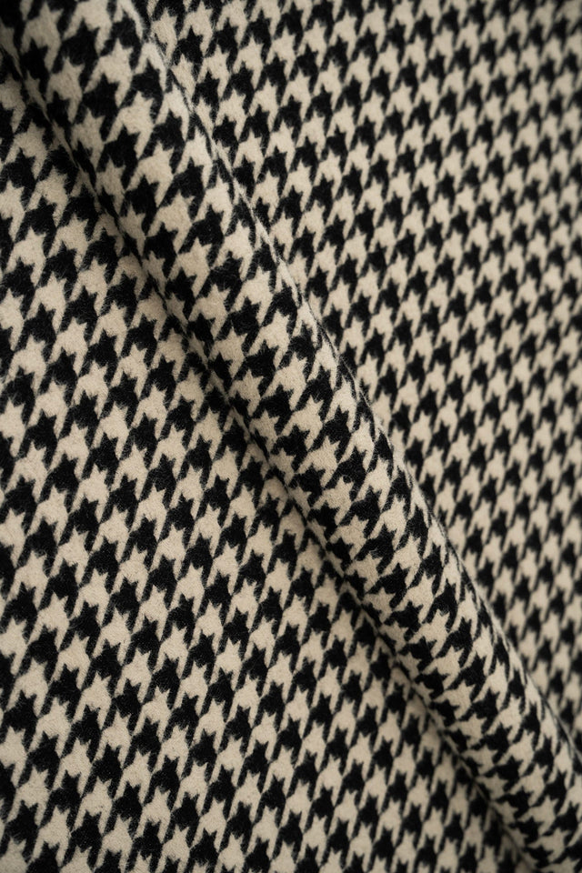 SORT-CREME HANEFJED PETIT HANEFJED MØBELSTOF – NYLON & EKSTREM SLIDSTYRKE