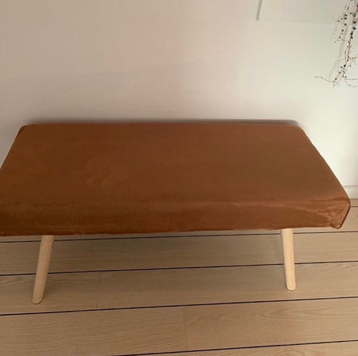 MÖRKRÖD MOCKAIMITATION – KONSTMOCKA MED MATT YTA