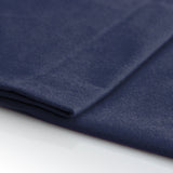 MØRKEBLÅ BRANDHÆMMENDE SATIN MOLTON – 300 CM, LYS- & LYDABSORBERENDE