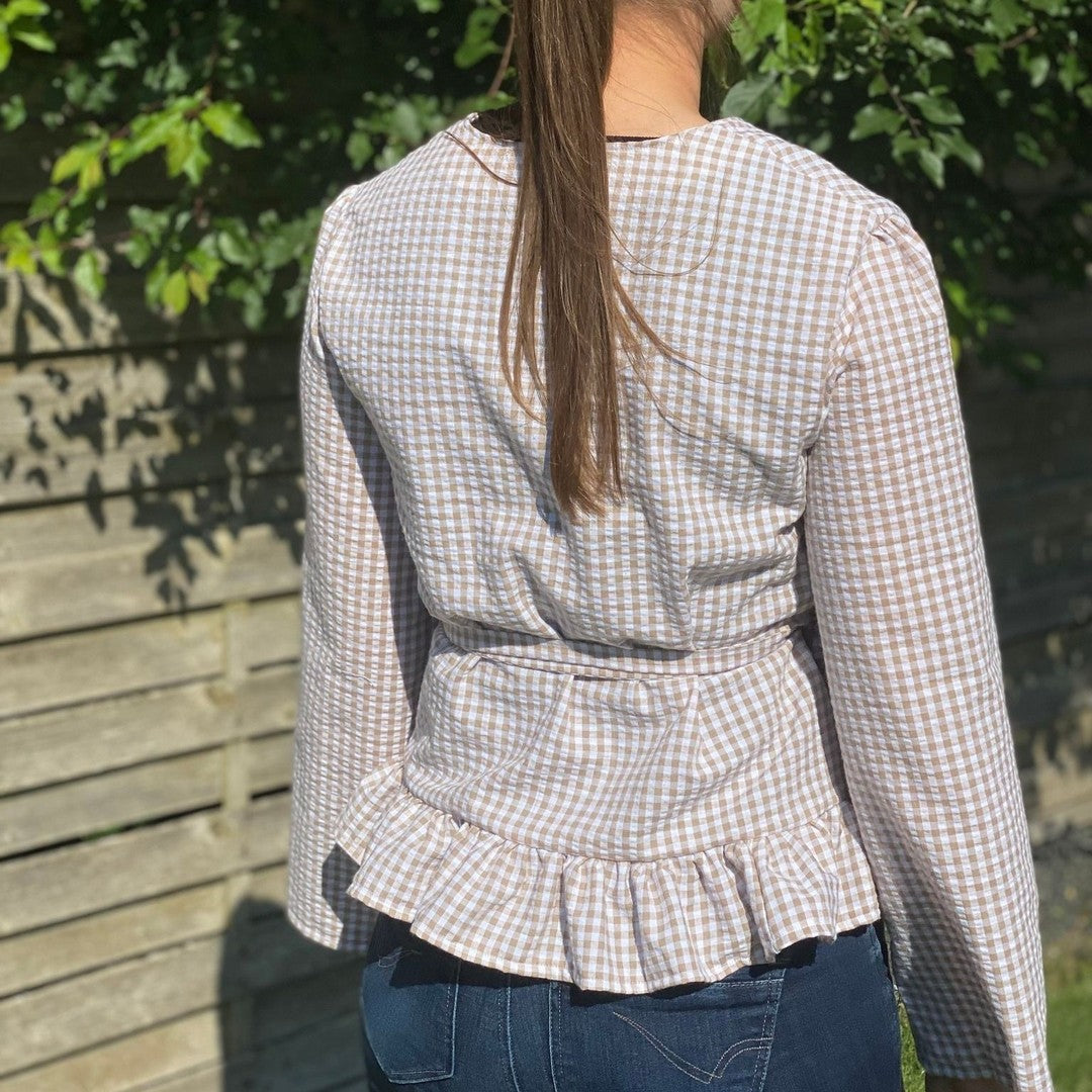 MØRKEBLÅ BÆK OG BØLGE M. TERN