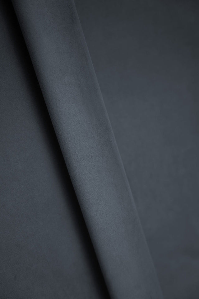 MÖRK SKIFFERGRÅBLÅ SMART VELVET MÖBELVELOUR – SLITSTARK & PETPROOF