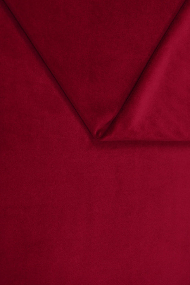 KLAR RÖD VENUS VELVET MÖBELVELOUR – SLITSTARK & PETPROOF