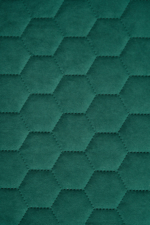 KLAR MALAKITGRØN UTTARIO VELVET 3D – QUILTET VELOUR MED SEKSKANTMØNSTER