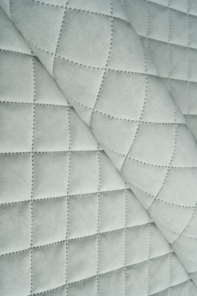 SART ISGRÅ UTTARIO VELVET 3D – QUILTET VELOUR MED VIFTEMØNSTER