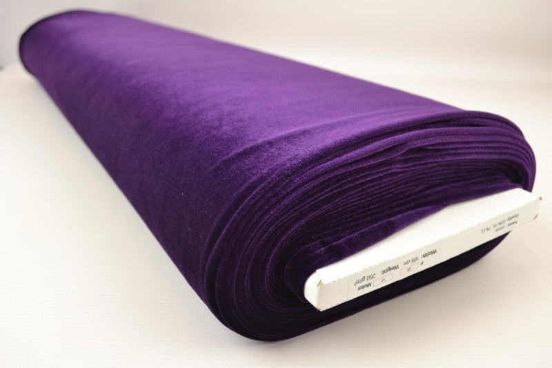 MÖRKLILA VELOUR MED STRETCH – MJUK STICKAD KVALITET