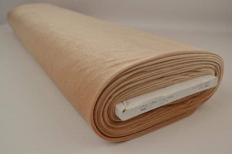 KAMELFÄRGAD VELOUR MED STRETCH – MJUK STICKAD KVALITET