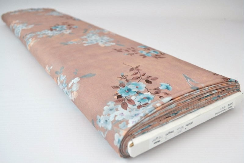 VINTAGE ROSA VISKOSE STOF MED LYSE BLOMSTER – LET FALD & ELEGANT MAT GLANS