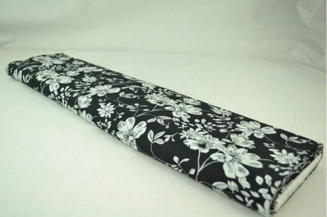 G&M Bomuldspoplin SORT BOMULDSPOPLIN MED HVID BLOMSTERPRINT